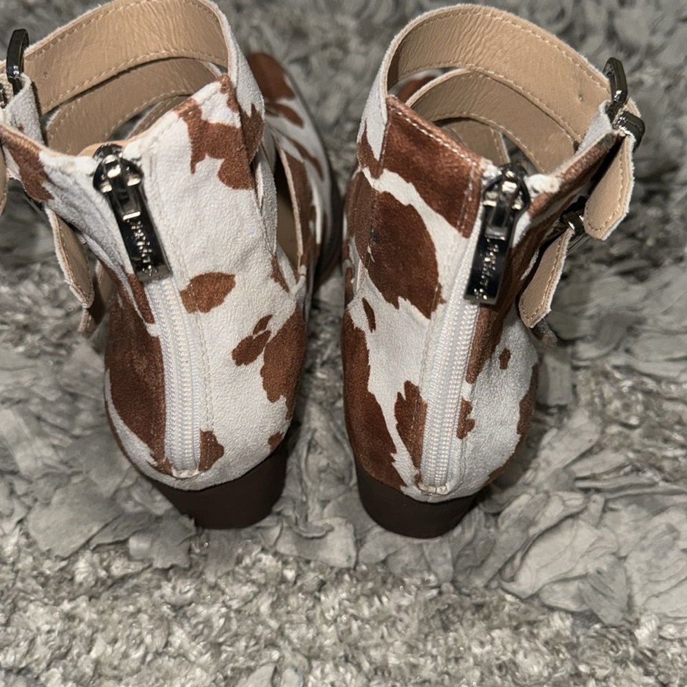 Cowhide Booties - Picture 5 of 8